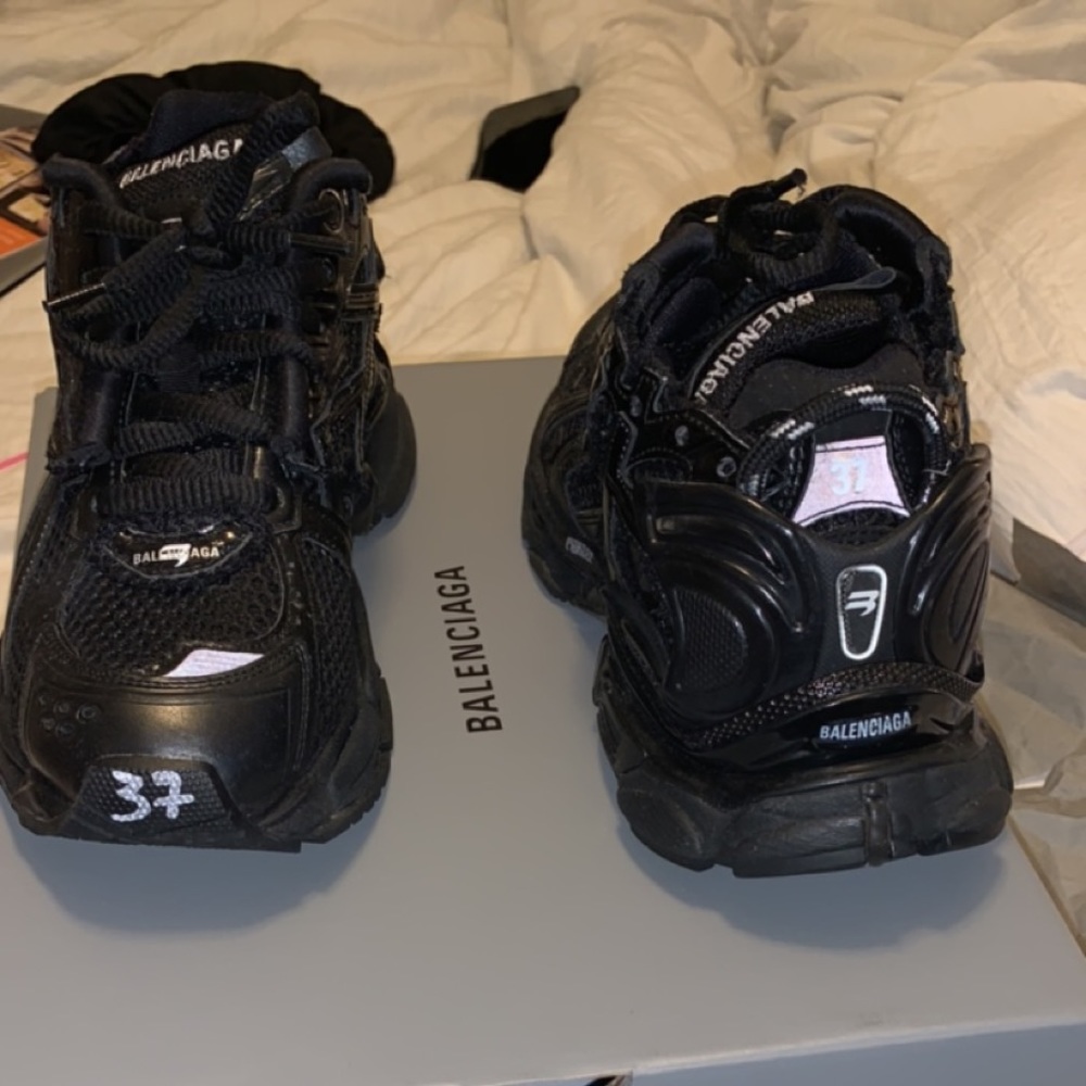 WOMEN'S RUNNER SNEAKER IN BLACK 37 - Picture 7 of 8